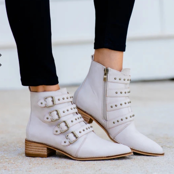 Stylish White Ankle Boots with Pointed Toe and Straps - Picture 2 of 9